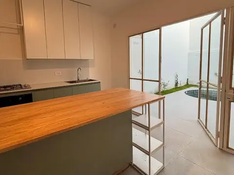 CASA  DE PASILLO A ESTRENAR 2 DORMITORIOS GRAN CALIDAD