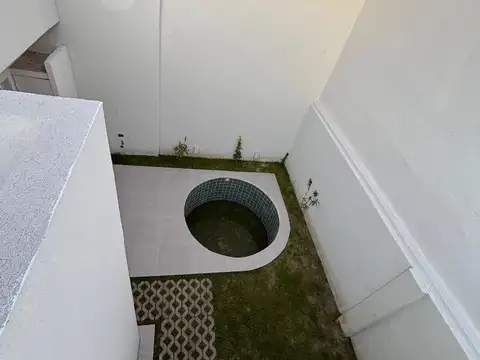 Depto Tipo Casa en Venta en República De La Sexta, USD 144.500