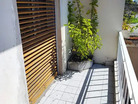 Casa 6 ambientes con 2 baños