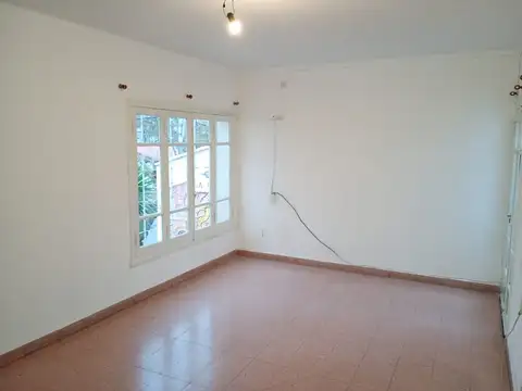 Casa en centro de Lujan de Cuyo, gran inversión.