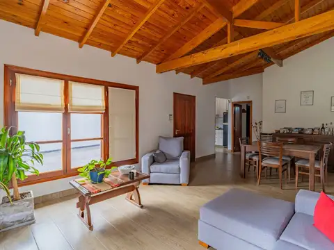 Venta Casa 5 Ambientes Cochera Parque Constitucion