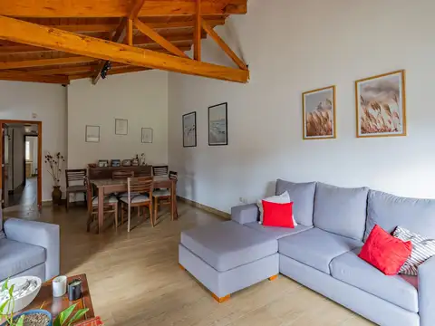 Venta Casa 5 Ambientes Cochera Parque Constitucion