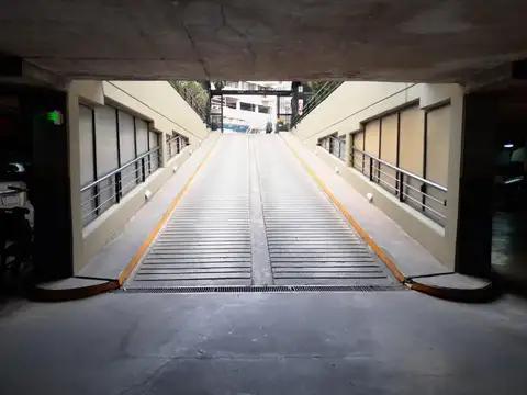 Excelente cochera fija en las Torres de Abasto