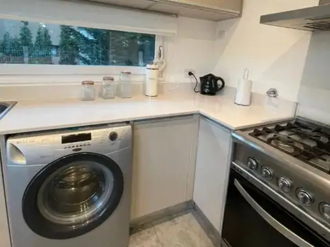 Casa en venta - 4 Dormitorios 3 Baños - Pinamar