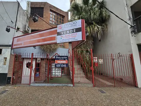 Local / Oficinas Centro de Lanús Oeste. Alto transito vehicular, auto-bus, y peatones.