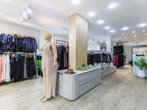 VENTA - LOCAL COMERCIAL AL FRENTE - CENTRO RIO