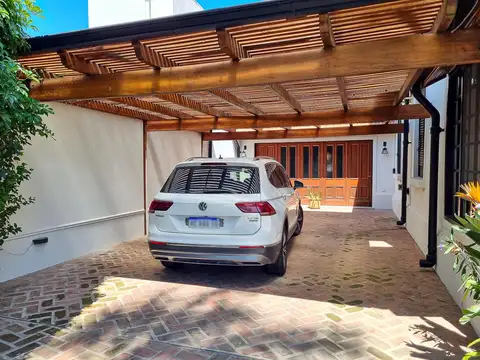 Casa en Venta en Alberdi, USD 520.000