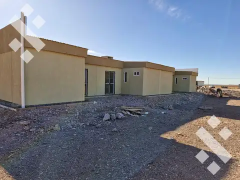 Casa 3 ambientes con 2 baños