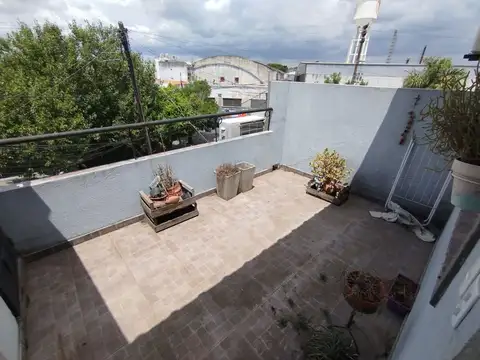 VENTA PH 2 AMB CON COCHERA Y TERRAZA APTO CREDITO