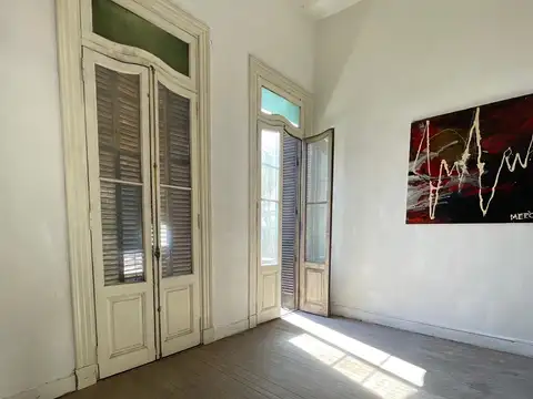 Casa 8 ambientes con 1 baño