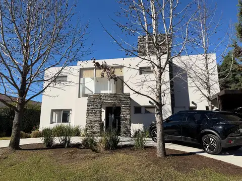 Casa en Alquiler de 5 dormitorios