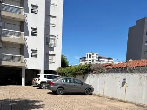 Cocheras descubiertas | Zona Morón Centro | A 4 cuadras de la estacíon