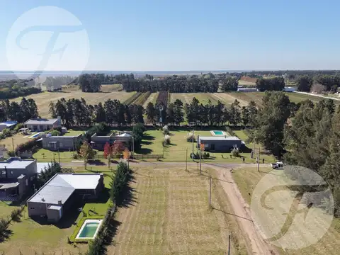 Lote de 1.000 m2 - Campos del Paraná – La mejor esquina del barrio y un entorno natural único