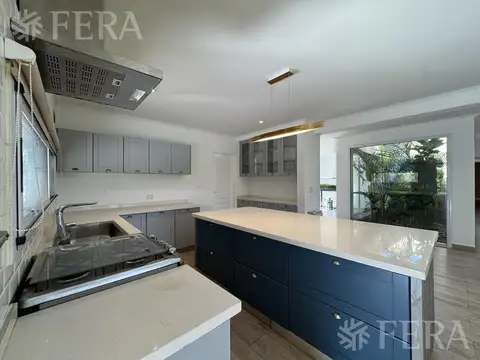 Casa en Venta en Club Miralagos, USD 245.000