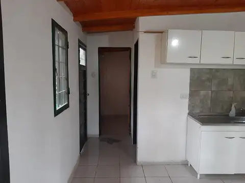 Casa 2 ambientes con 1 baño