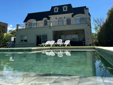 Casa en Alquiler de 4 dormitorios