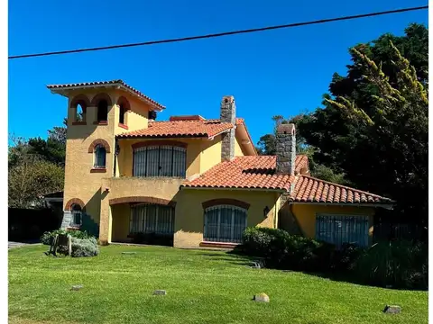 Casa con pileta en Alquiler Temporario 2027