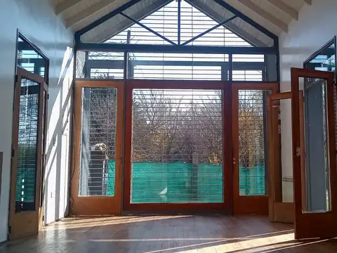 Casa en Alquiler en Villa Elisa [Cod: 213]