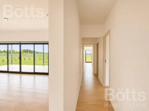 Casa 4 ambientes con 3 baños