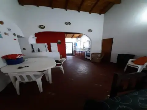 Casa en Venta con 3 cocheras