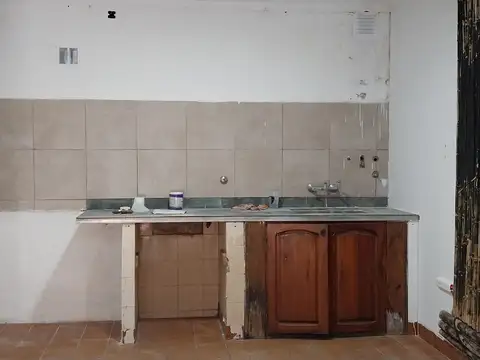 Local en Alquiler en Cerrito, $ 600.000