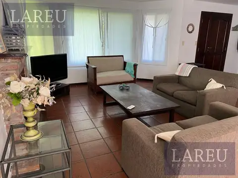 Casa en Alquiler en La Delfina, USD 1.300