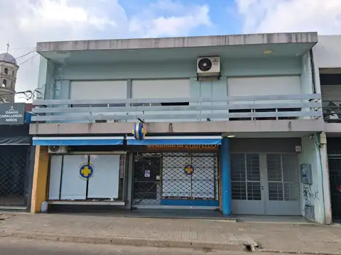 Alquiler gran casa de 8 ambientes en Pando centro