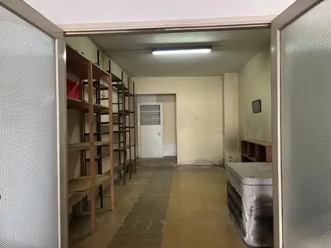 Casa 8 ambientes con 1 baño