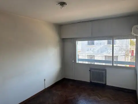 Alquiler gran casa de 8 ambientes en Pando centro
