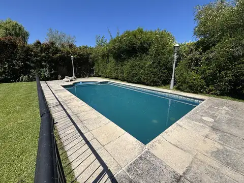 Casa 7 ambientes con 4 baños