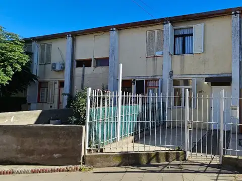 Casa en venta c/ cochera en Punta Alta