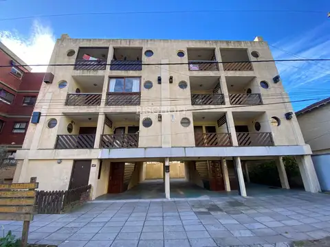 DEPARTAMENTO DE 2 AMBIENTES A UNA CUADRA DEL MAR