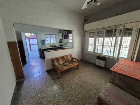 Depto Tipo Casa en Alquiler con 1 cocheras