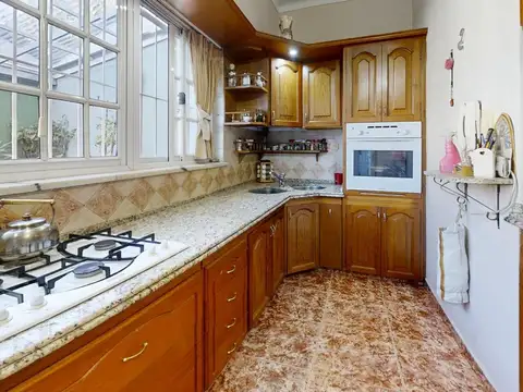 Casa 5 ambientes con 2 baños