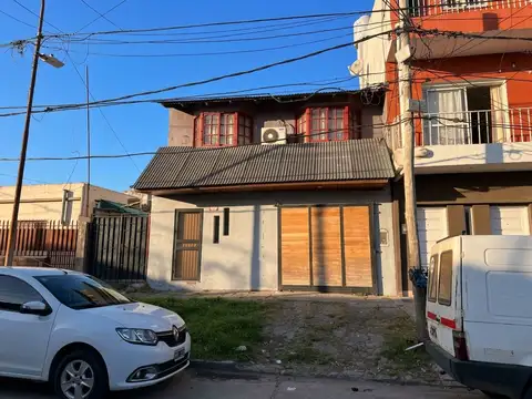 PH 4 ambientes con patio y cochera - Loma Hermosa