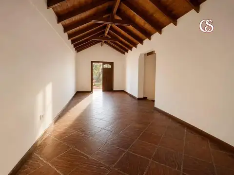 Casa 4 ambientes con 2 baños