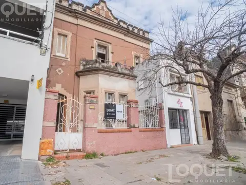 Casa de dos plantas - terreno de 9 x 27 metros