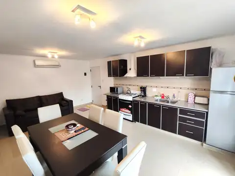 Viví a 100 Metros del Mar: Departamento con Cochera Propia!