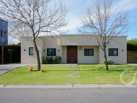 Casa en venta/alquiler Área 10 San Sebastián  Apto Crédito