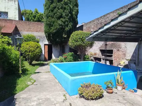 Casa 6 amb. Venta en Ciudadela con parque