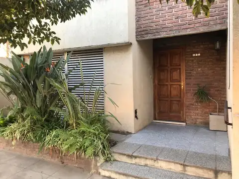 Dr E Ratti 100