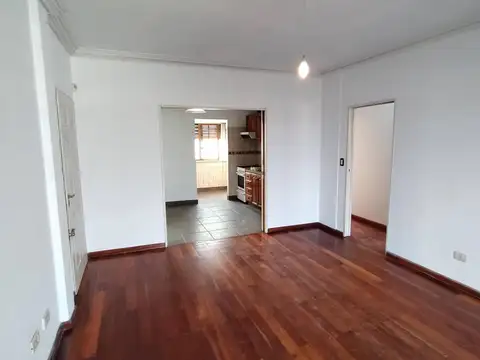 Tomas Espora 492 , Piso 8