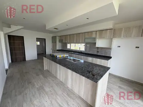 Vende casa en Barrio Privado Cardinal Sur