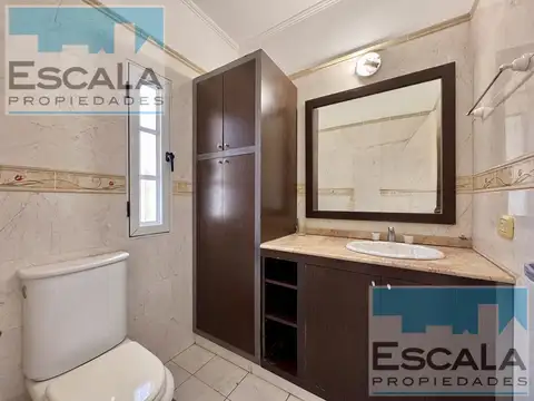 CASA DE 3 DORMITORIOS CON PATIO EN ALQUILER ROSARIO