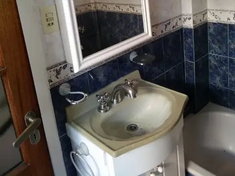 TIPO CASA 3 AMBIENTES EXCELENTE ESTADO COCINA COMEDOR-PATIO Y TERRAZA