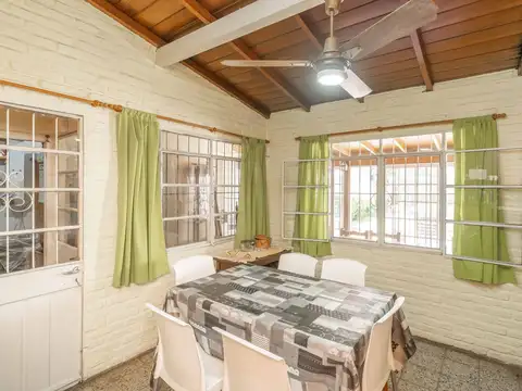 Casa en Venta con 3 cocheras