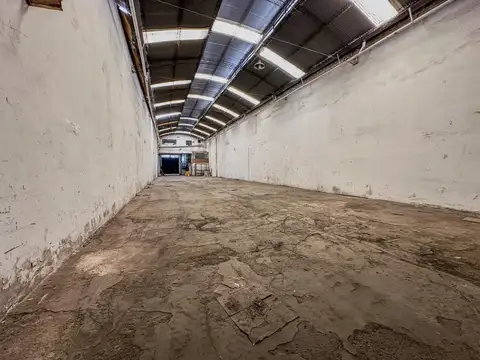 ALQUILER - DEPOSITO / GALPON - 760M2 - POMPEYA