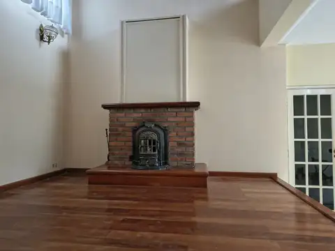 Casa 5 ambientes con 2 baños
