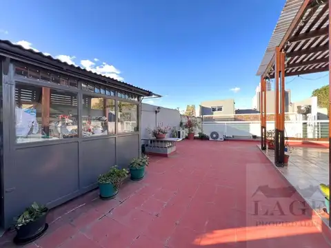 Depto Tipo Casa en Venta en Villa del Parque, USD 220.000