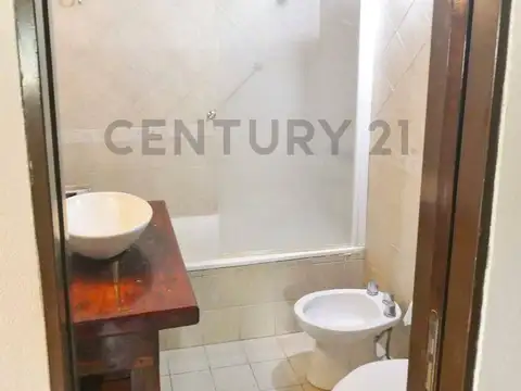 Los Jazmines 100, Piso 0